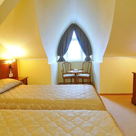 Hotel Maxim Oradea Εξωτερικό φωτογραφία