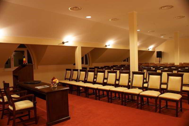 Hotel Maxim Oradea Εξωτερικό φωτογραφία