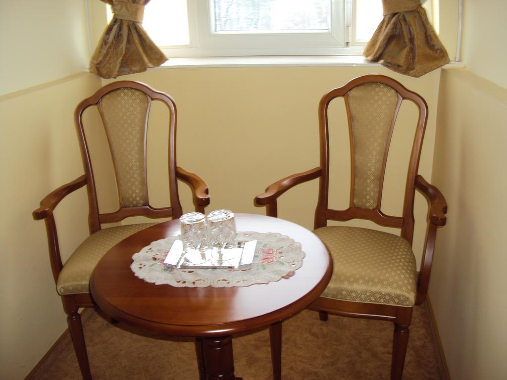 Hotel Maxim Oradea Εξωτερικό φωτογραφία